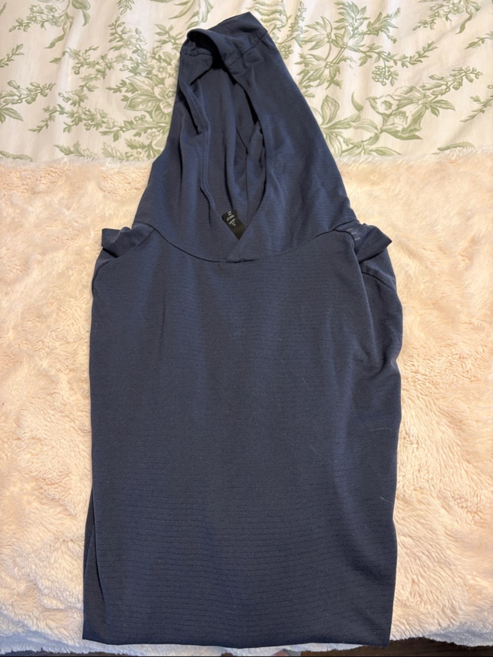 Lululemon license to train hoodie